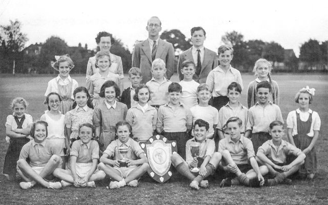 Fleetville athletics team 1949