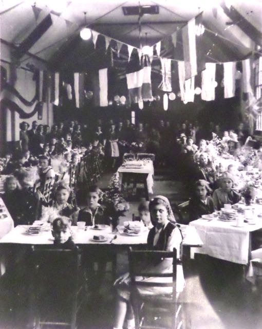 Fleetville juniors VE Day party 1945